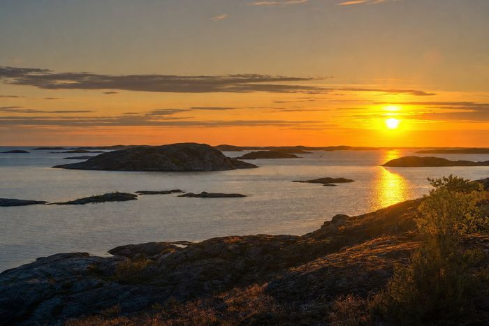 Midnight sun over the archipelago